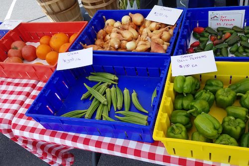 Photo of fresh vegatables at a Farmer's Market.